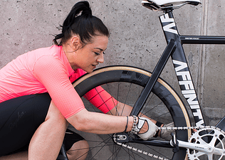 hero-img-take-it-from-class-to-the-outdoor-track-with-christine-dercole