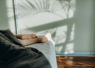 Is it healthy to sleep naked?