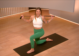 Selena Samuela teaches a mobility for golfers class