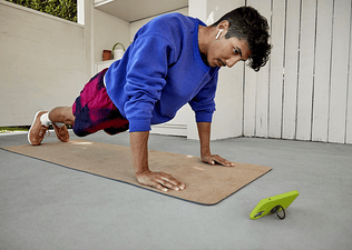 man using strength app