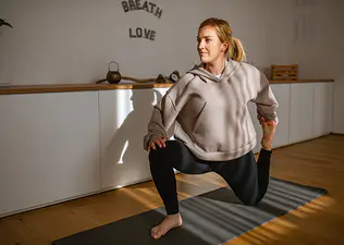 low lunge quad stretch