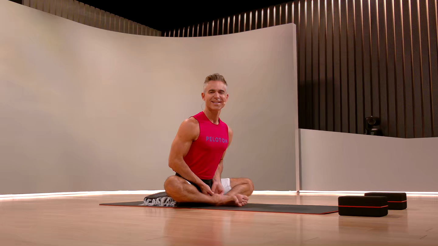 30 min Focus Flow: Floor Poses