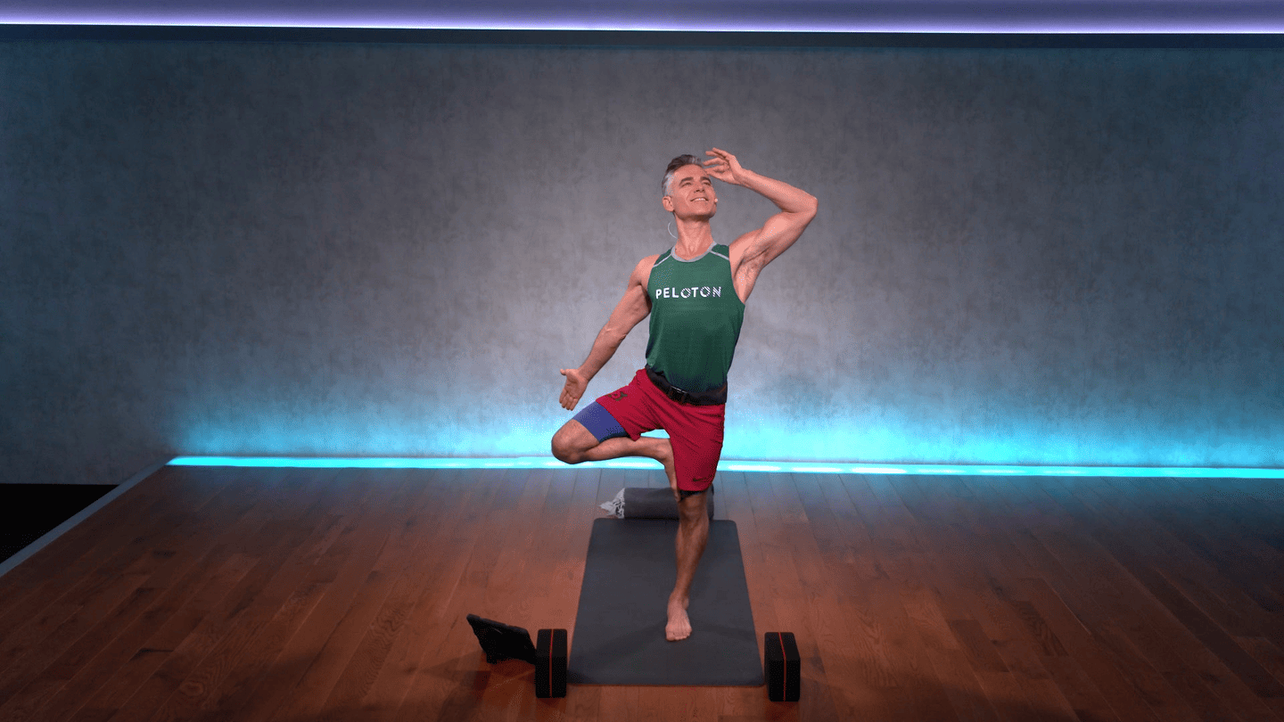 30 min Holiday Broadway Yoga Flow