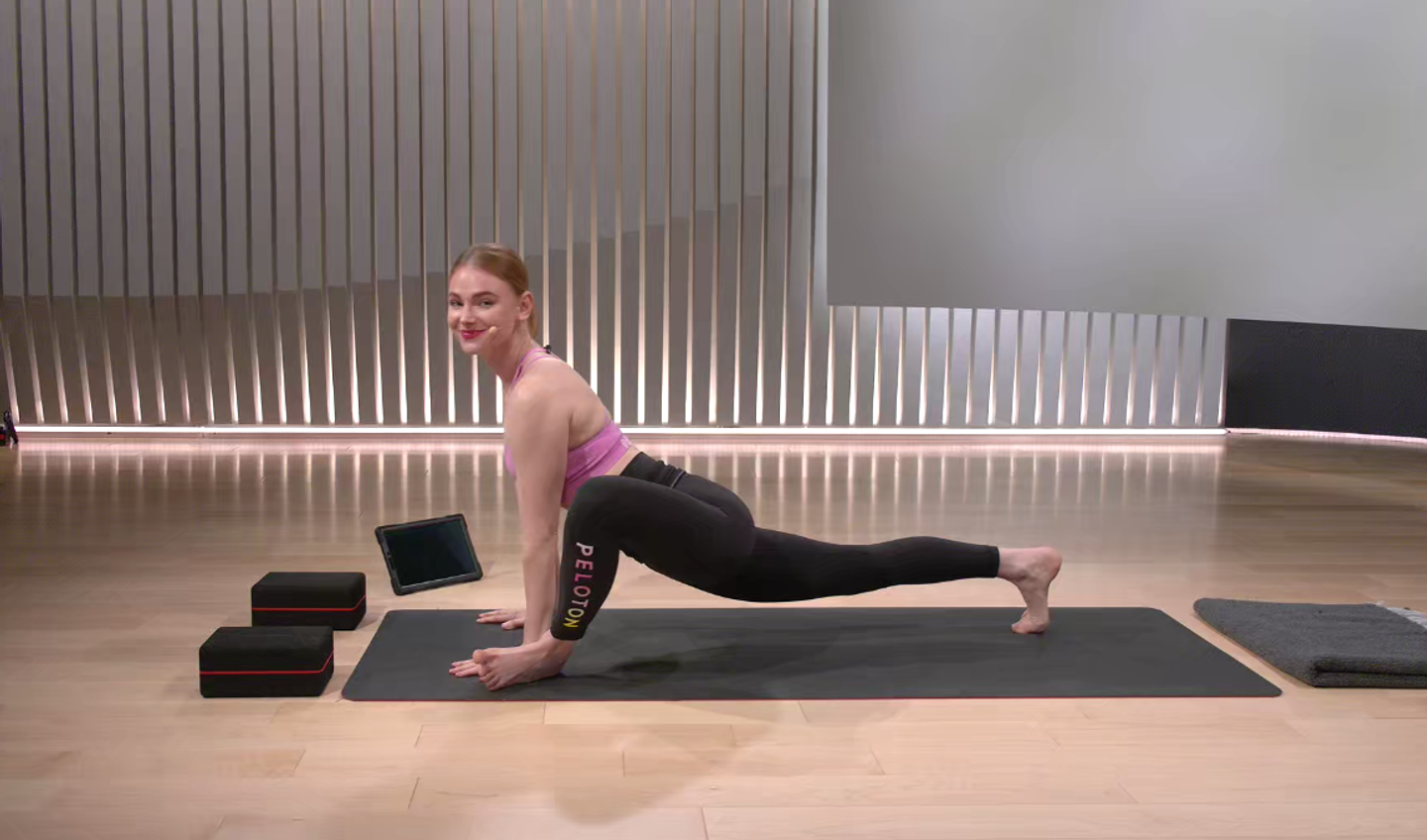 20 min Focus Flow: Hips
