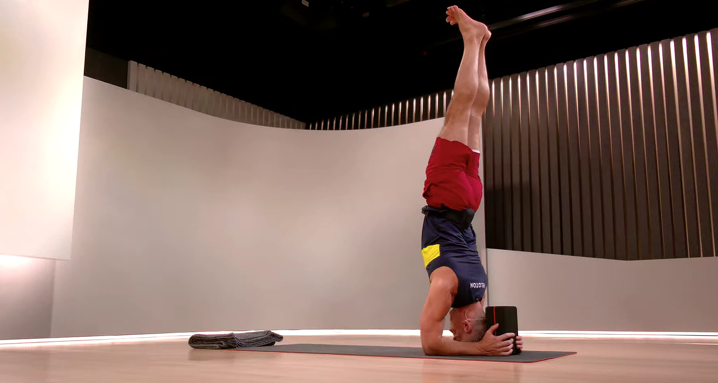 45 min Focus Flow: Headstand