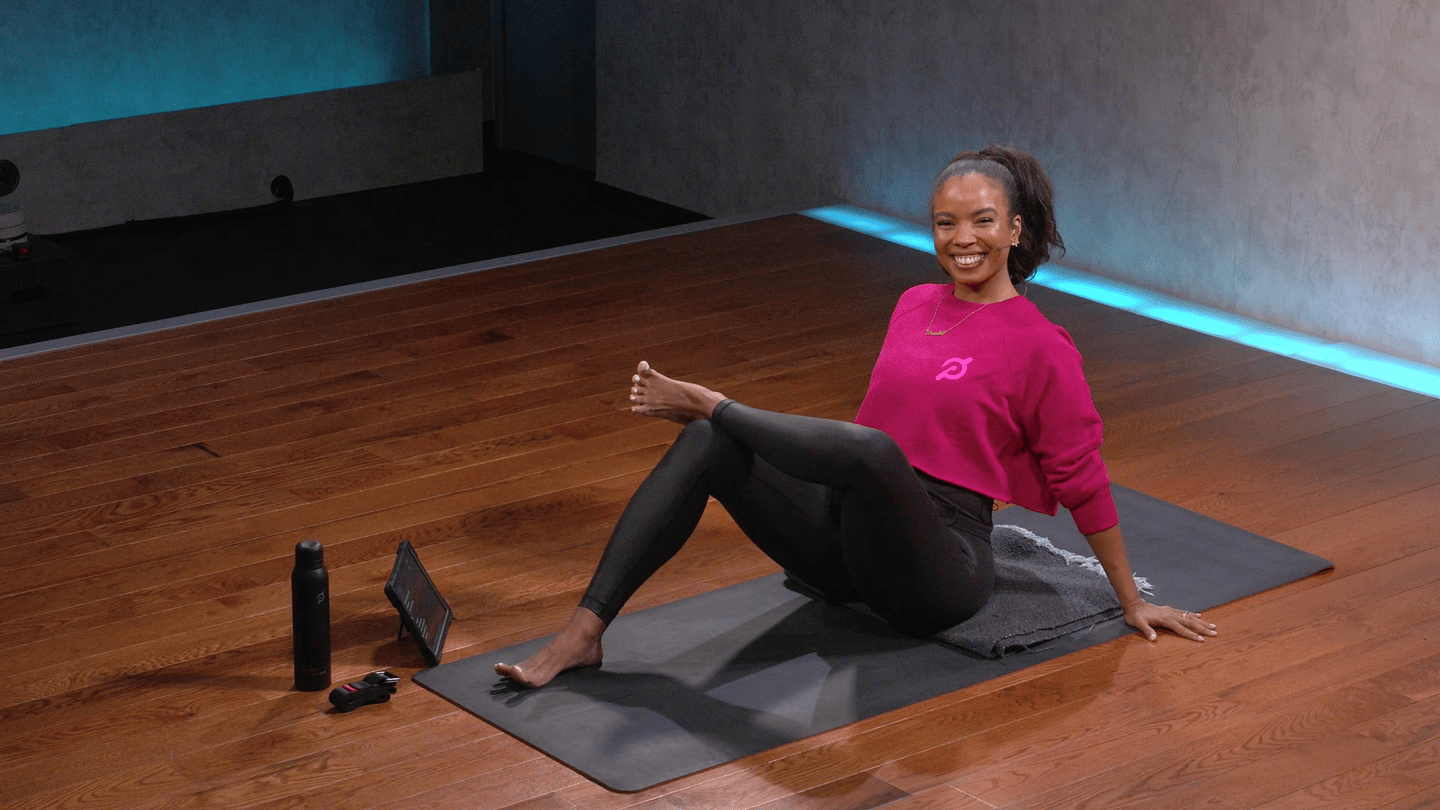 10 min Focus Flow: Hips