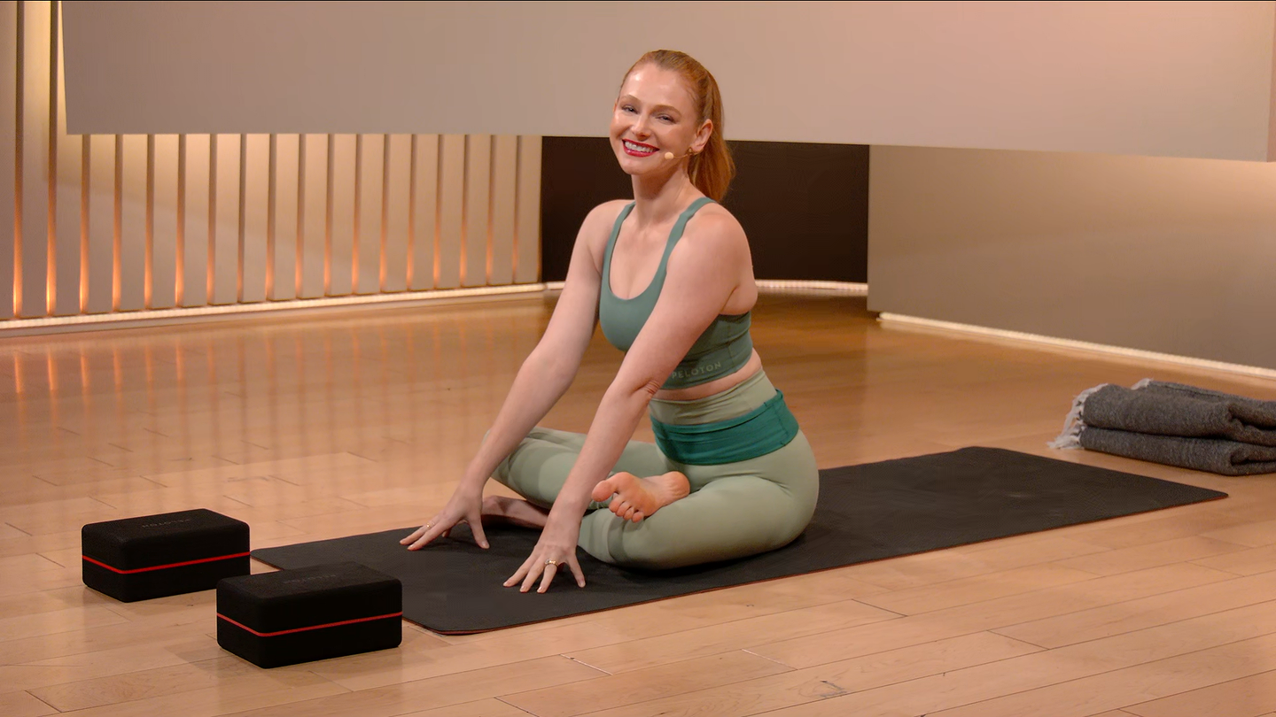 30 min Grounded Yoga Flow