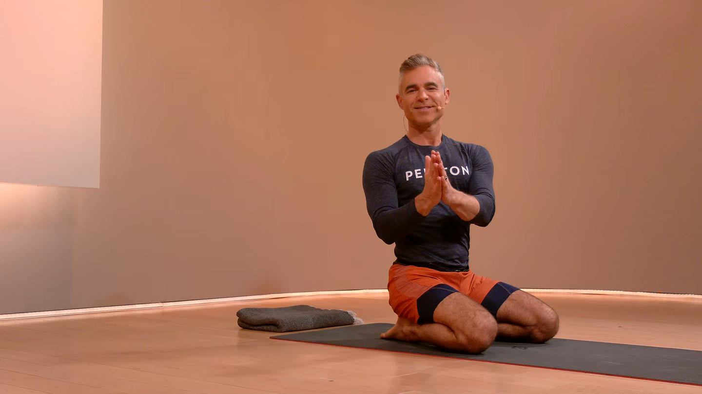 30 min Focus Flow: Floor Poses