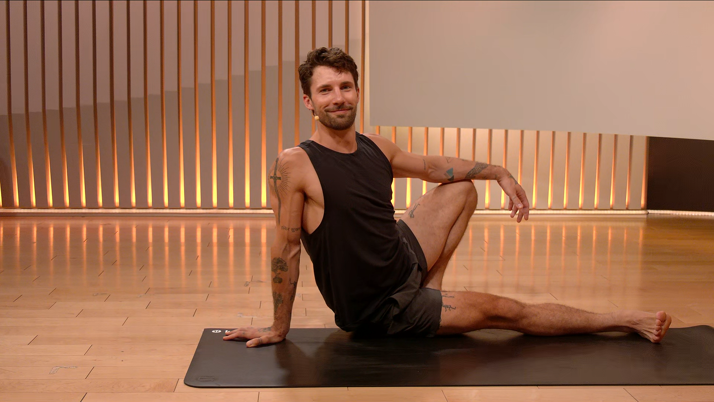 5 min Basics: Scorpion Roll