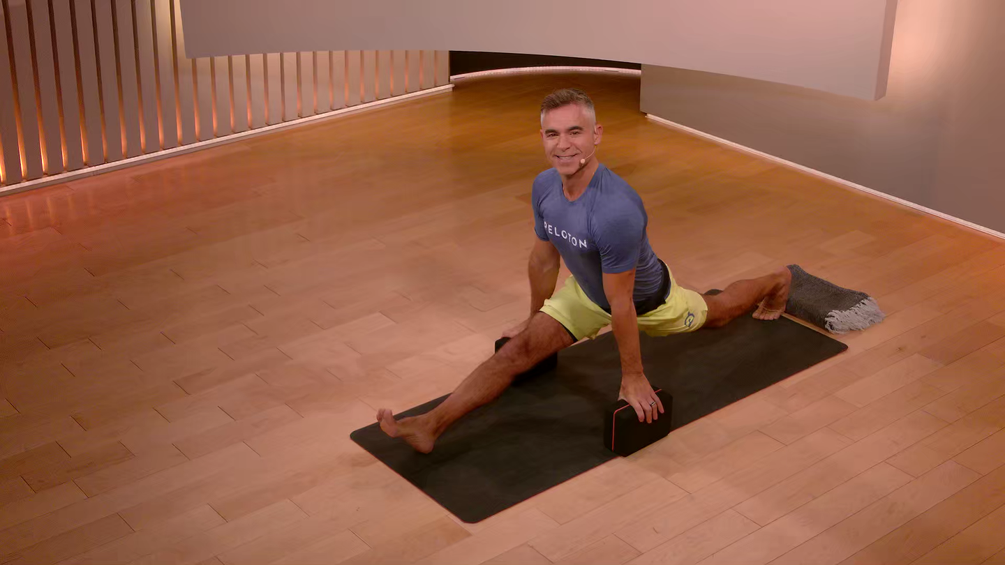 20 min Focus Flow: Hamstrings