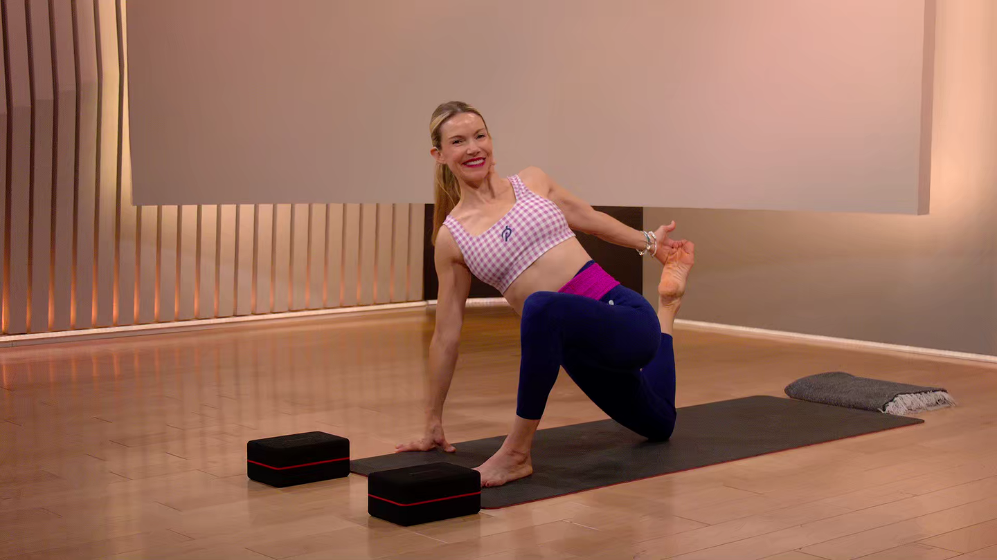 30 min Focus Flow: Shoulders