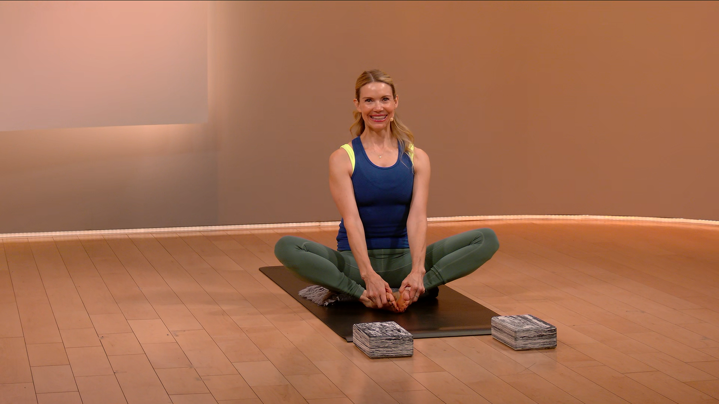 10 min Focus Flow: Floor Poses