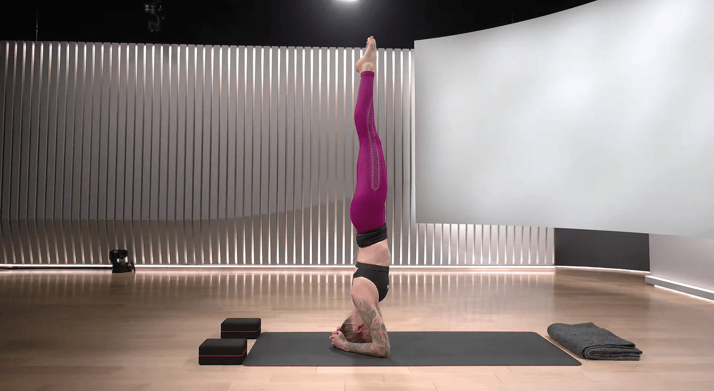 45 min Focus Flow: Inversions