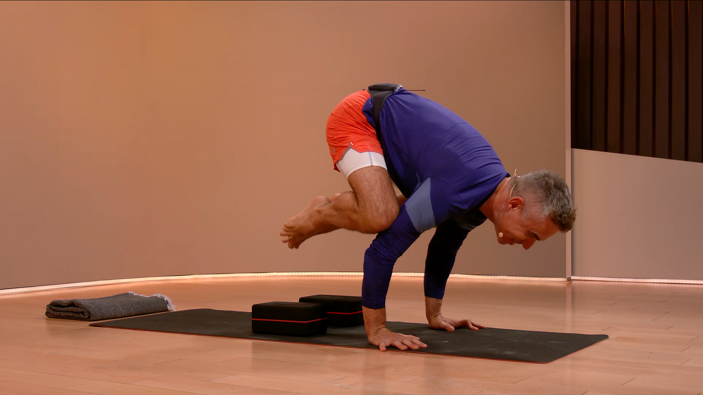 30 min Focus Flow: Arm Balances