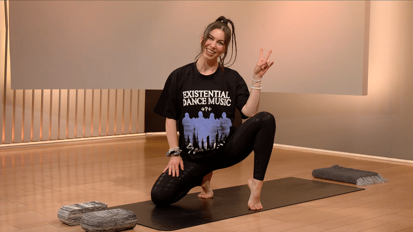 30 min San Holo Yoga Flow