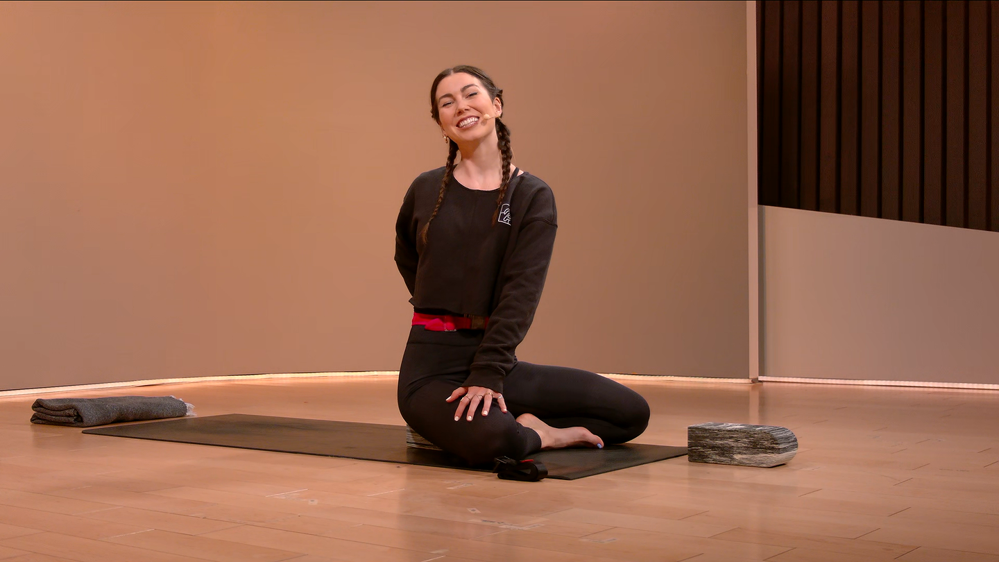 20 min Focus Flow: Floor Poses