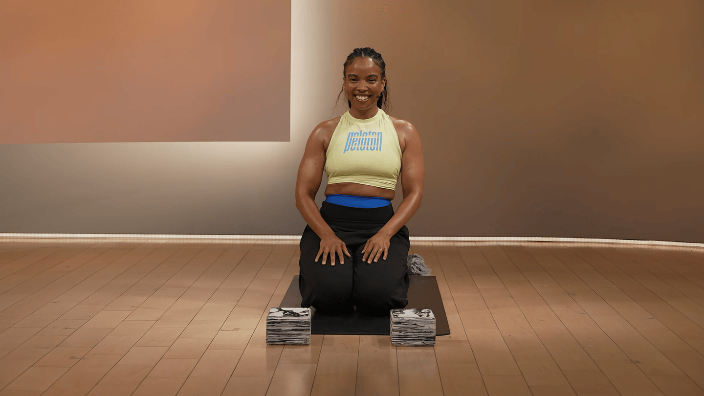 30 min Advanced Beginner House Yoga Flow