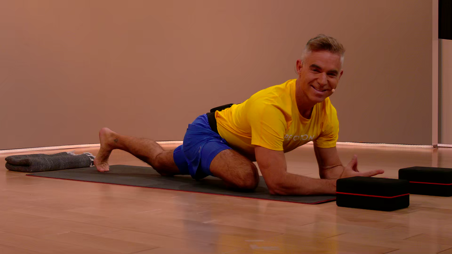 30 min Focus Flow: Floor Poses