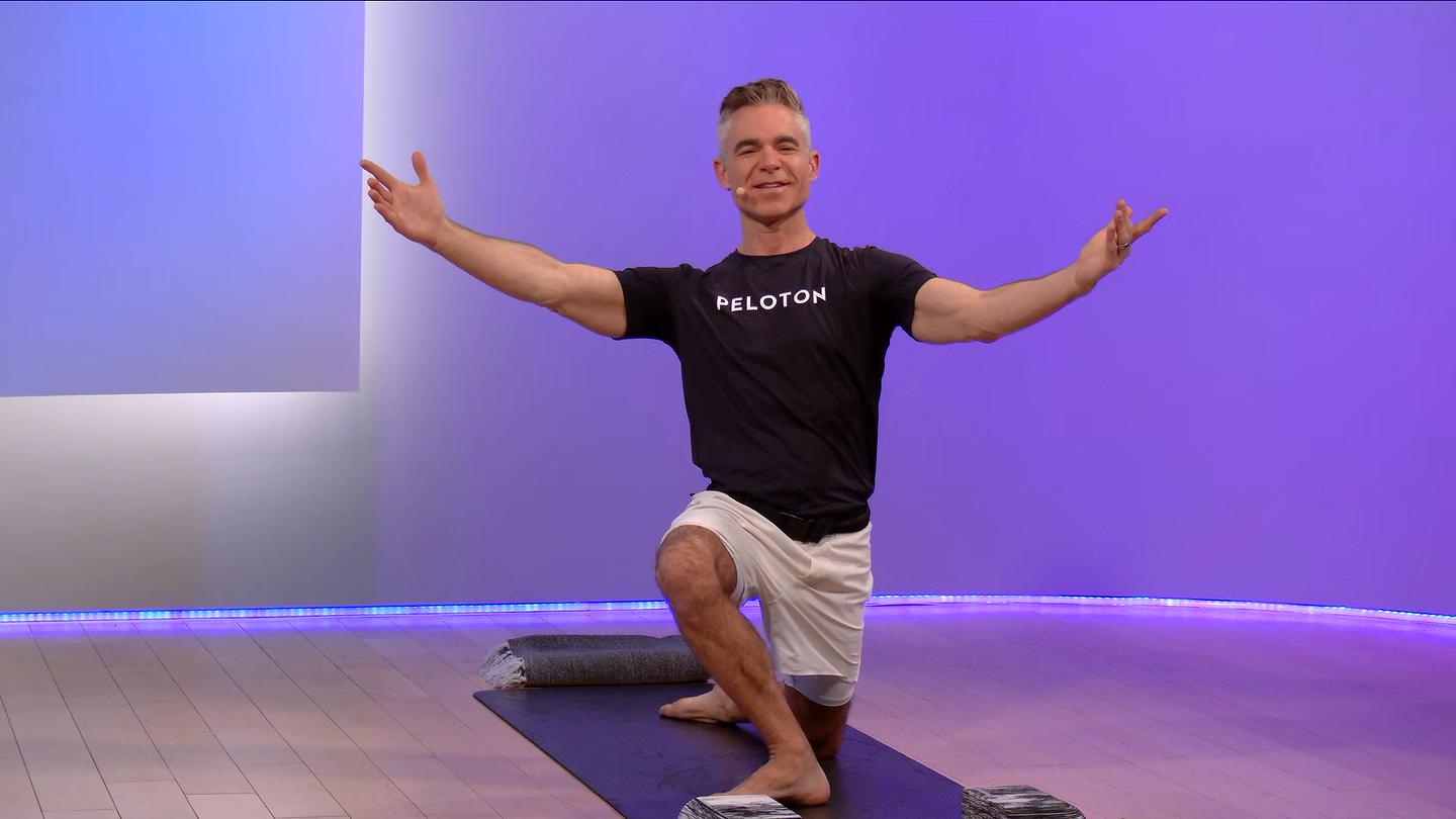20 min New Year's Eve Yoga Flow