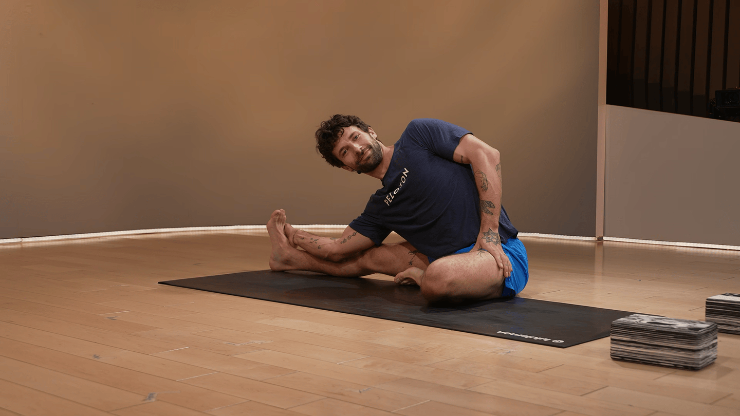 30 min Focus Flow: For Runners