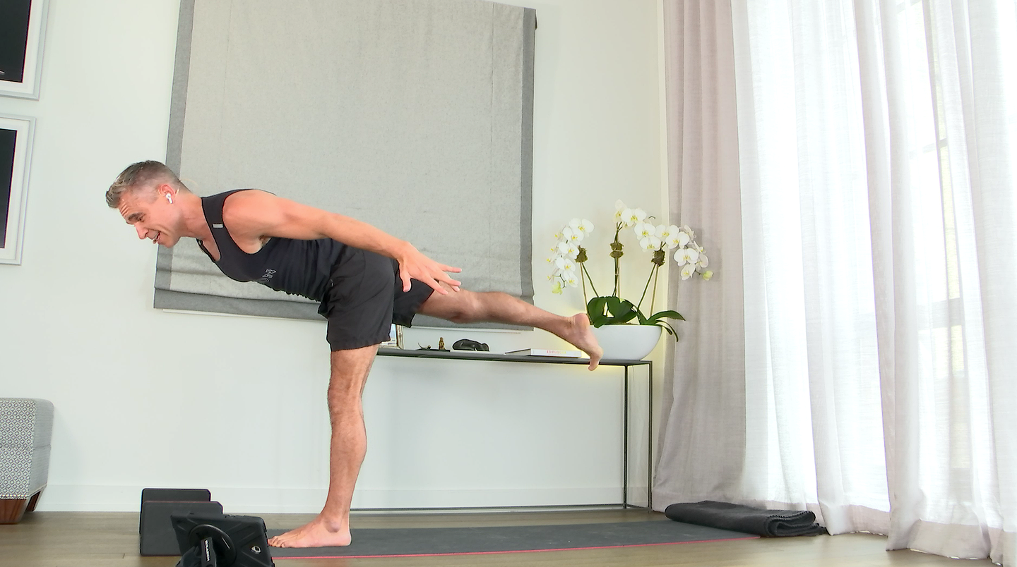 30 min Yoga Flow: Live from Home