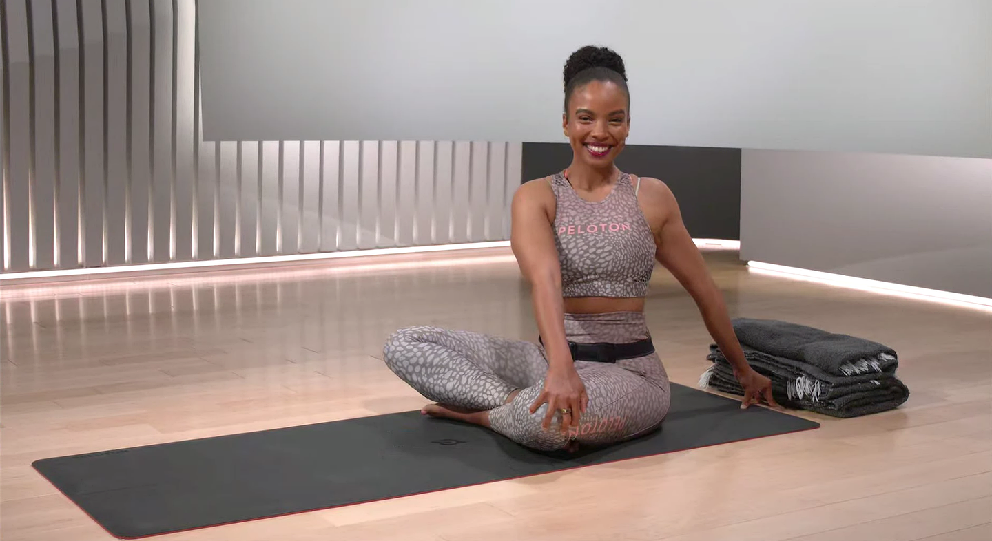 20 min Mood Yoga Flow: Calm