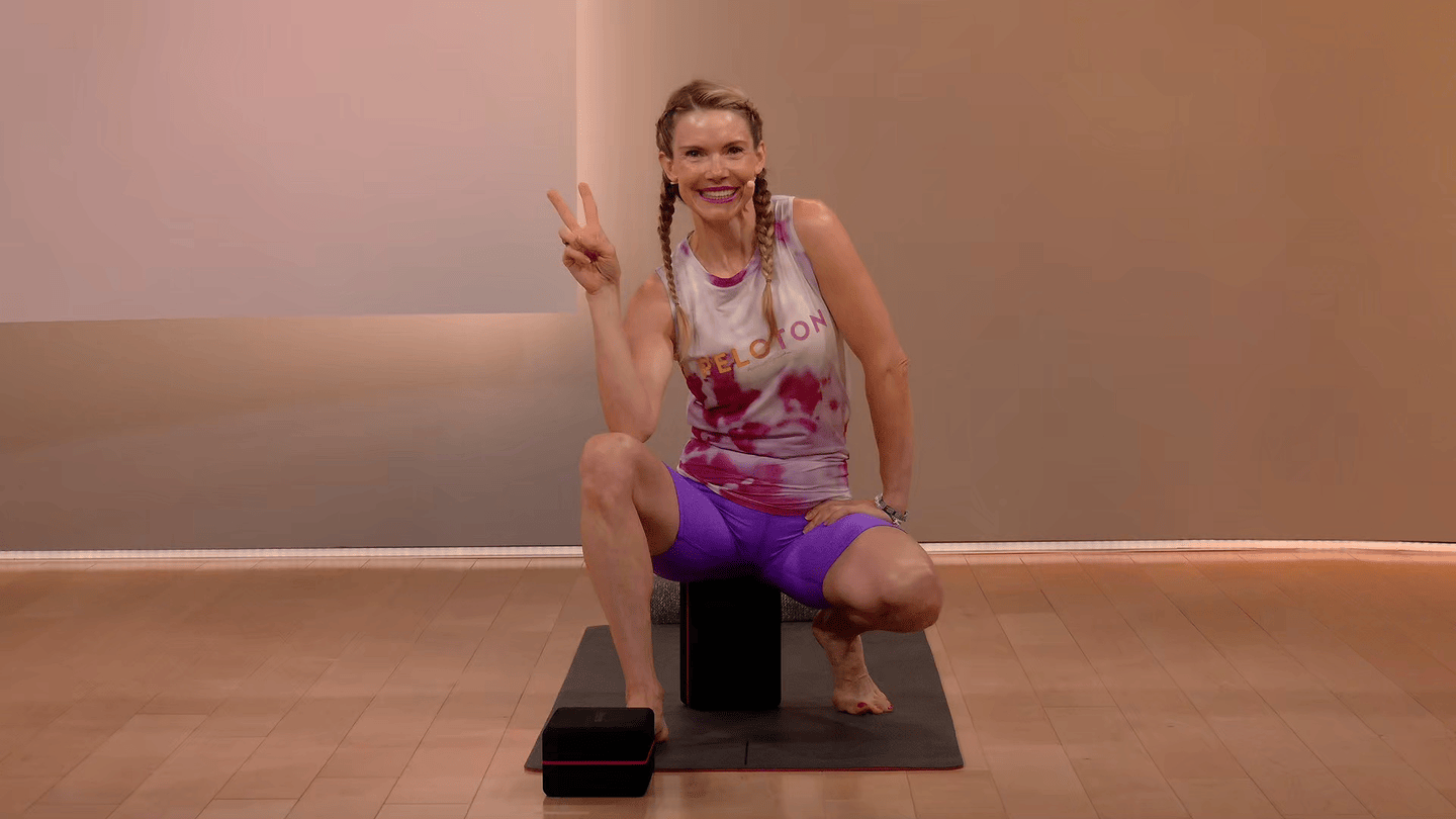 20 min EDM Yoga Flow