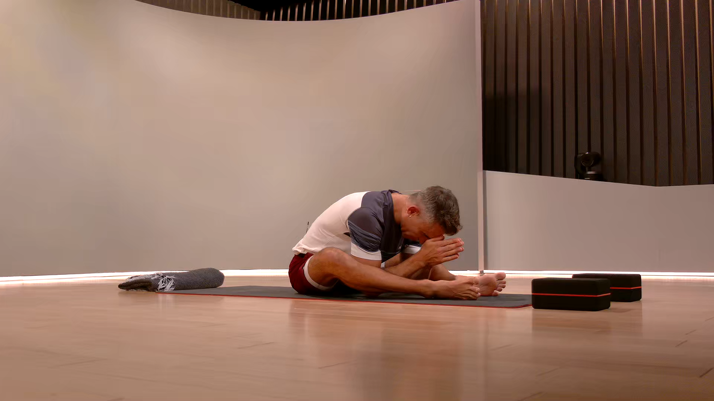 10 min Focus Flow: Floor Poses