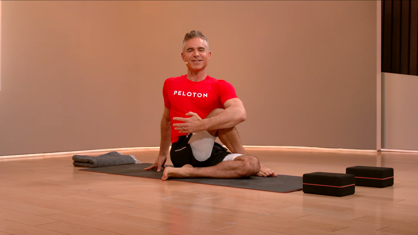 20 min Focus Flow: Floor Poses