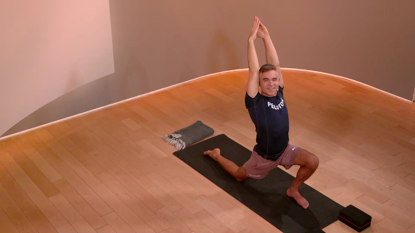 5 min Basics: Anjaneyasana