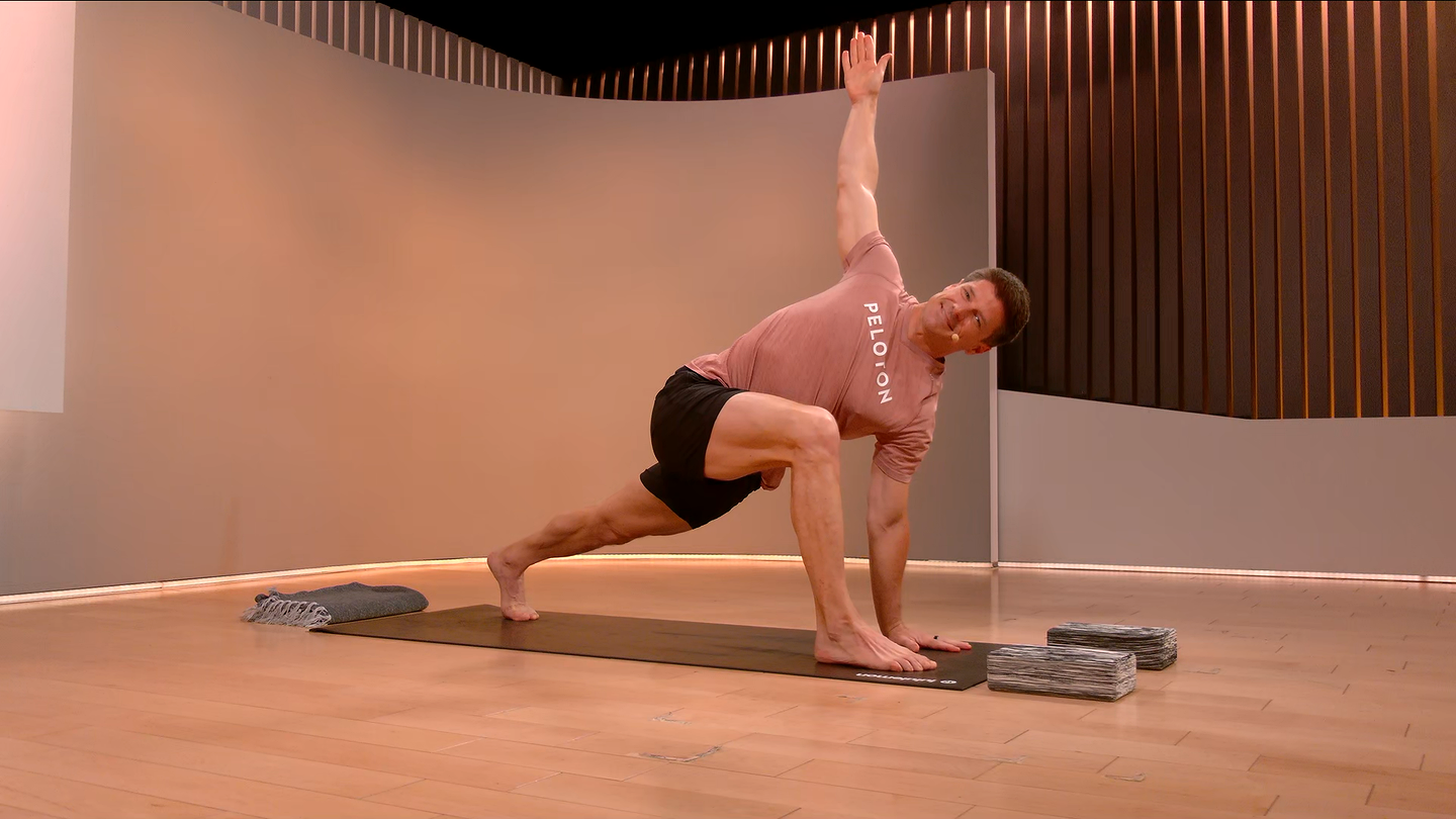 30 min 80s Yoga Flow