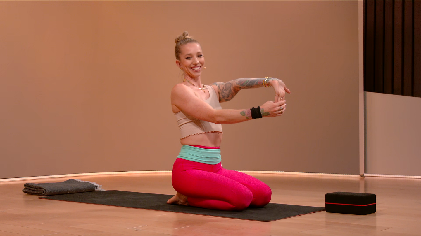 10 min Focus Flow: Wrists