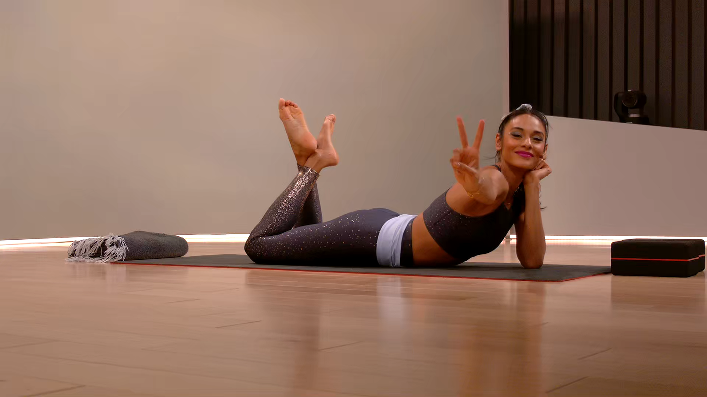 30 min Holiday Party Yoga Flow