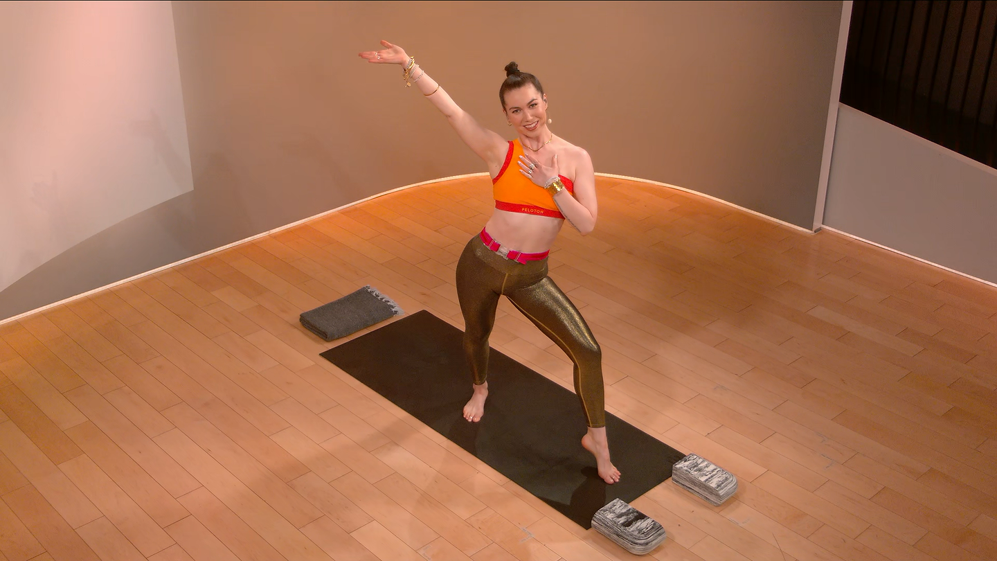 20 min Bollywood Yoga Flow