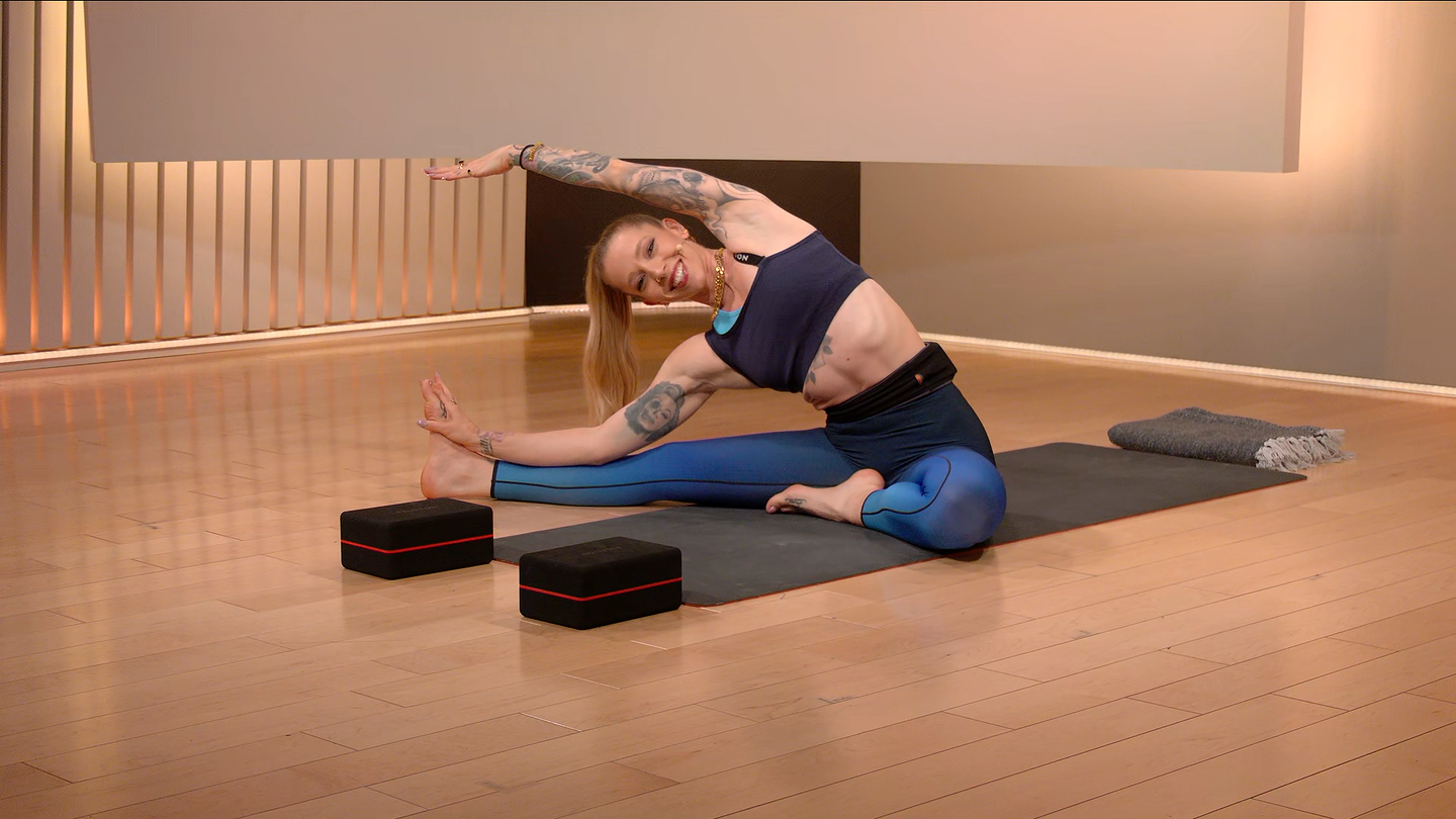 20 min Focus Flow: Floor Poses