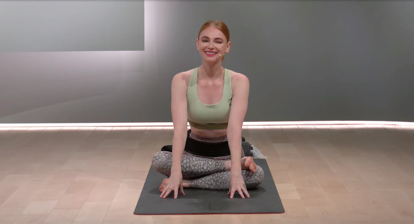 20 min Postnatal Focus Flow: Hips