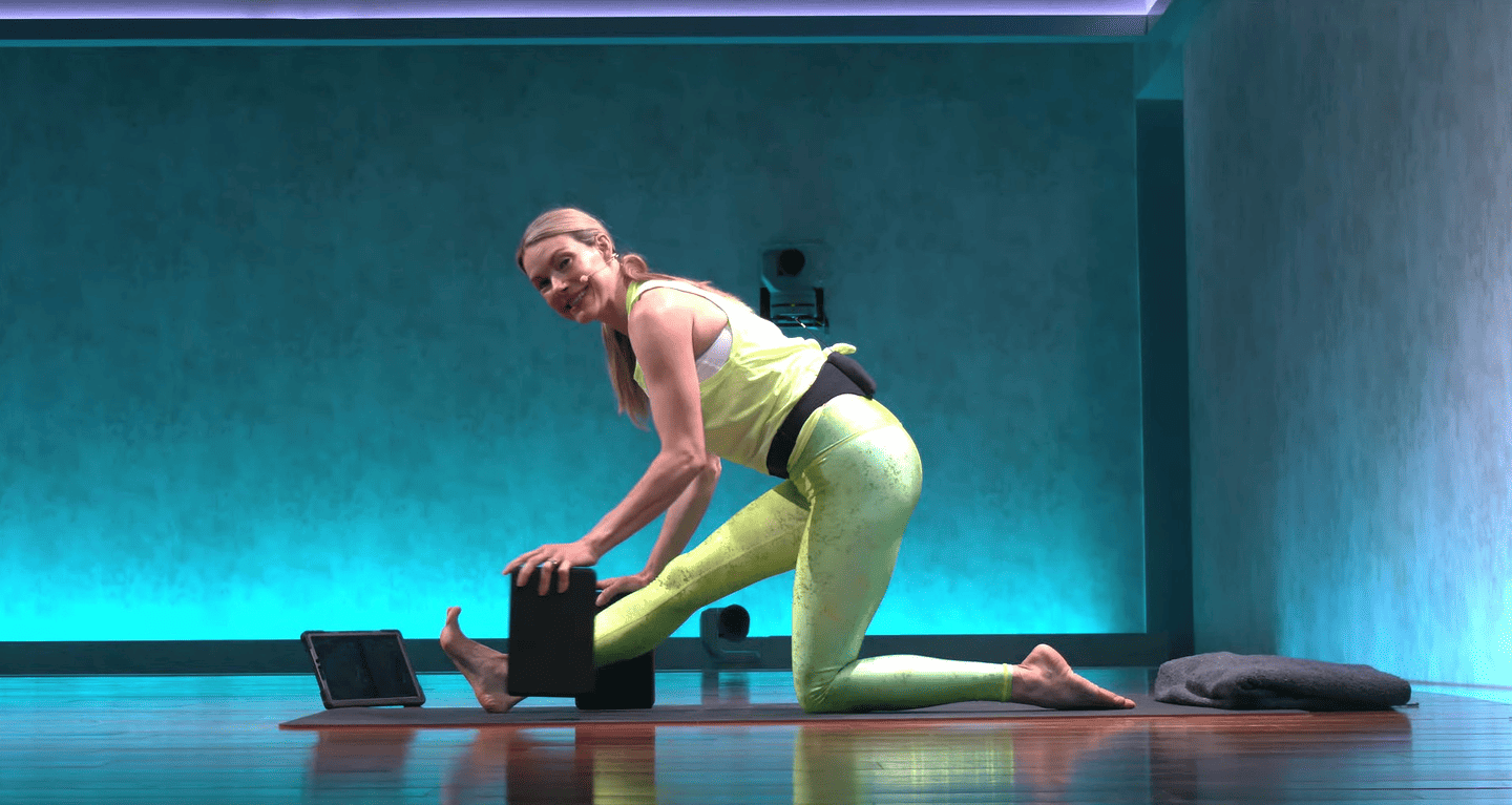 20 min Prenatal Yoga Flow