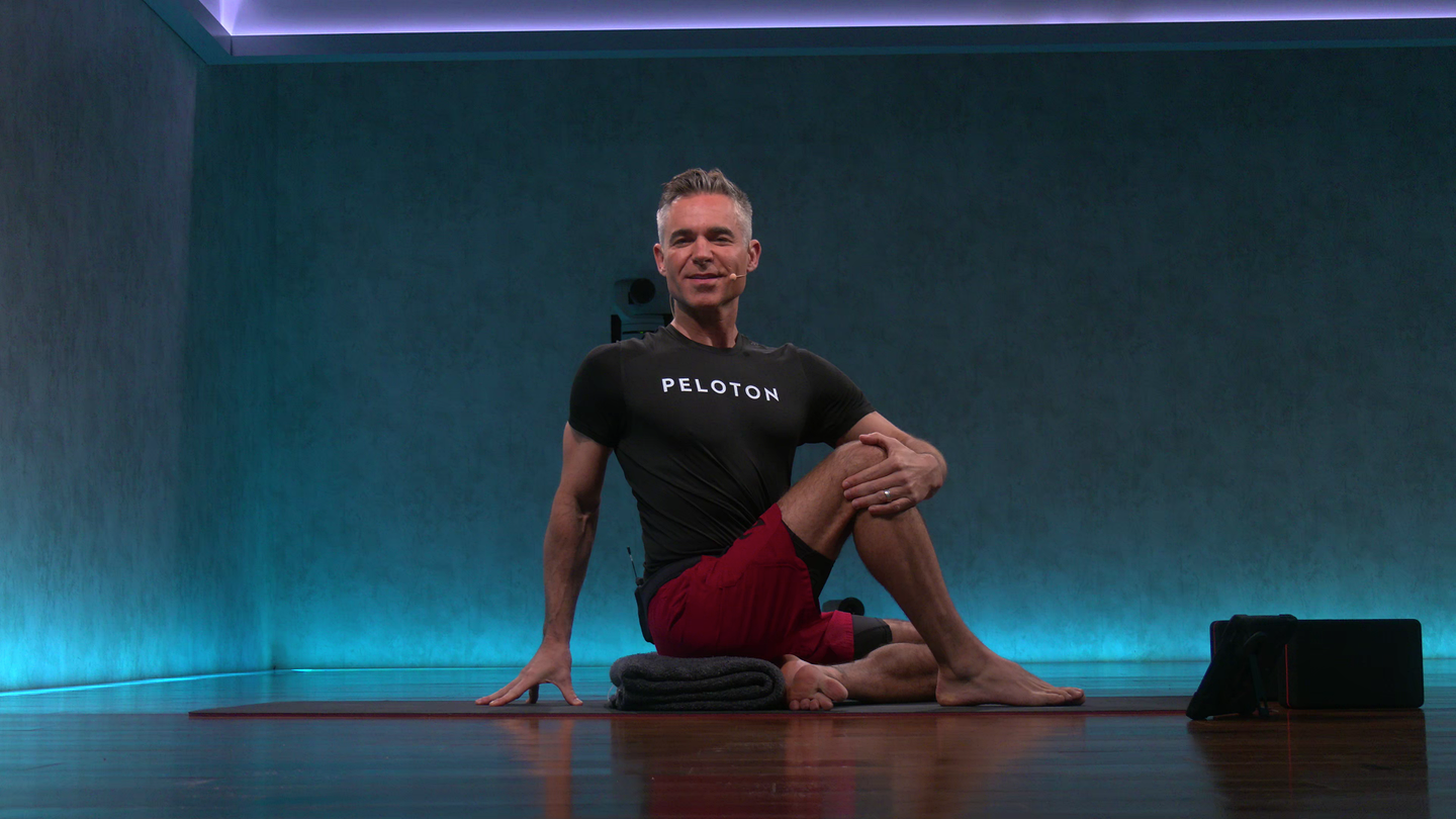 20 min Focus Flow: Hips