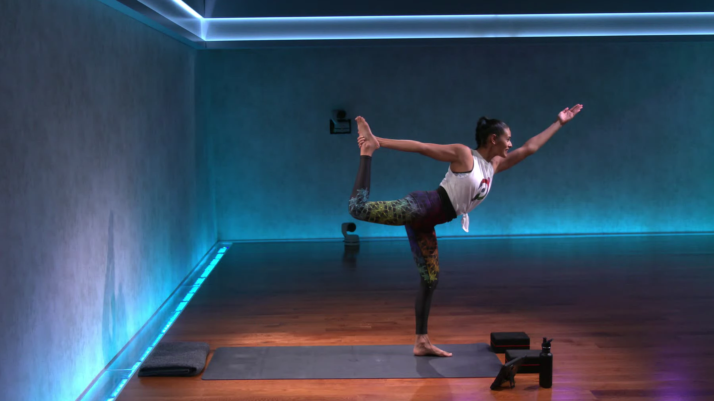 20 min Desmond Child Yoga Flow