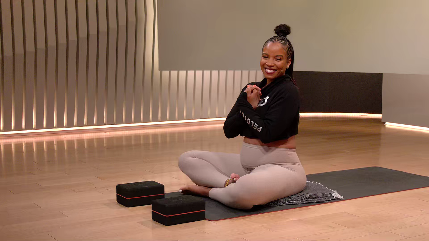 10 min Focus Flow: Wrists