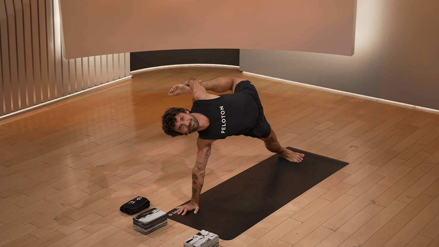 30 min Focus Flow: Hips