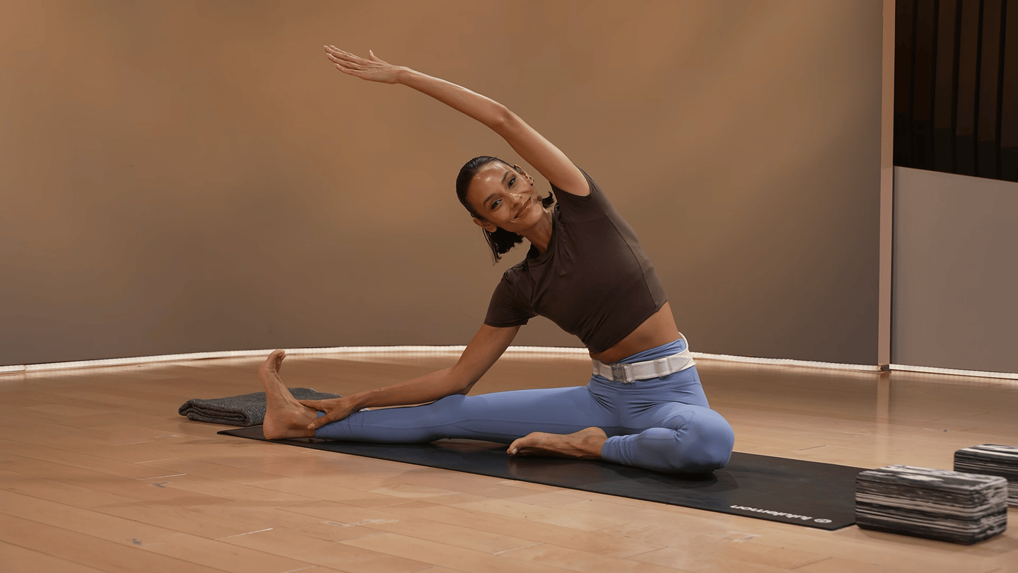 30 min Focus Flow: Hips