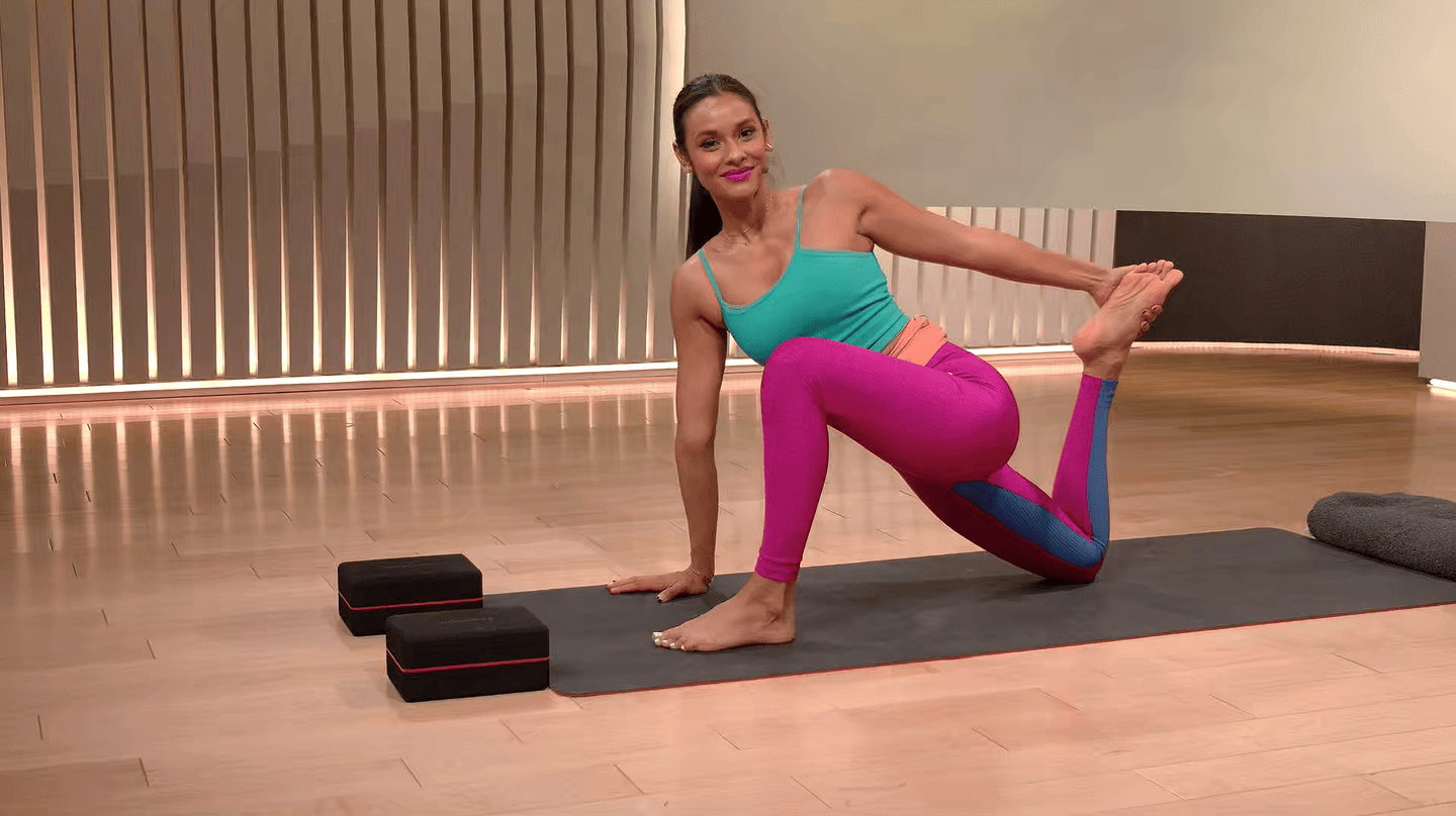 20 min Focus Flow: Lizard Pose