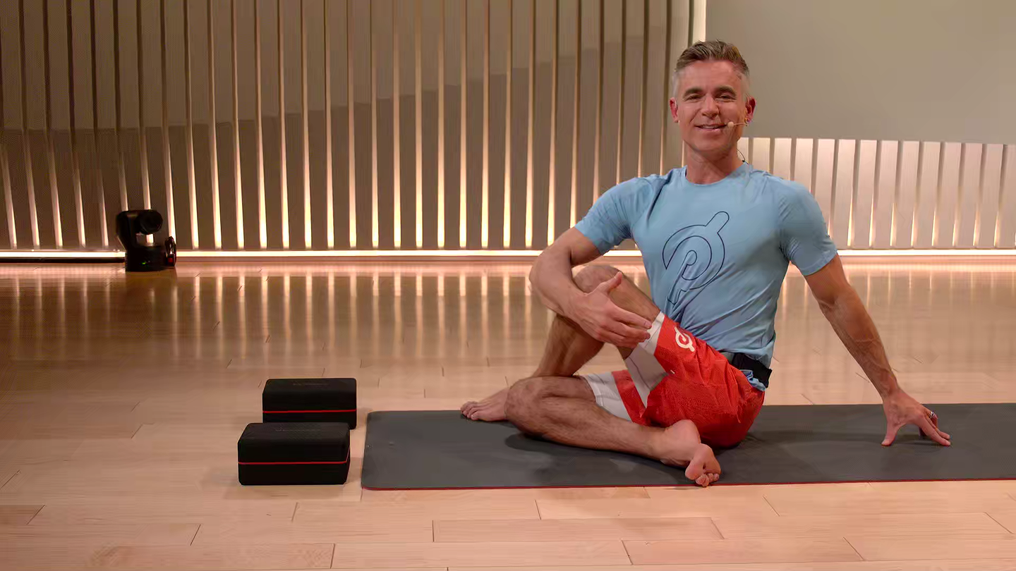 30 min Focus Flow: Hips