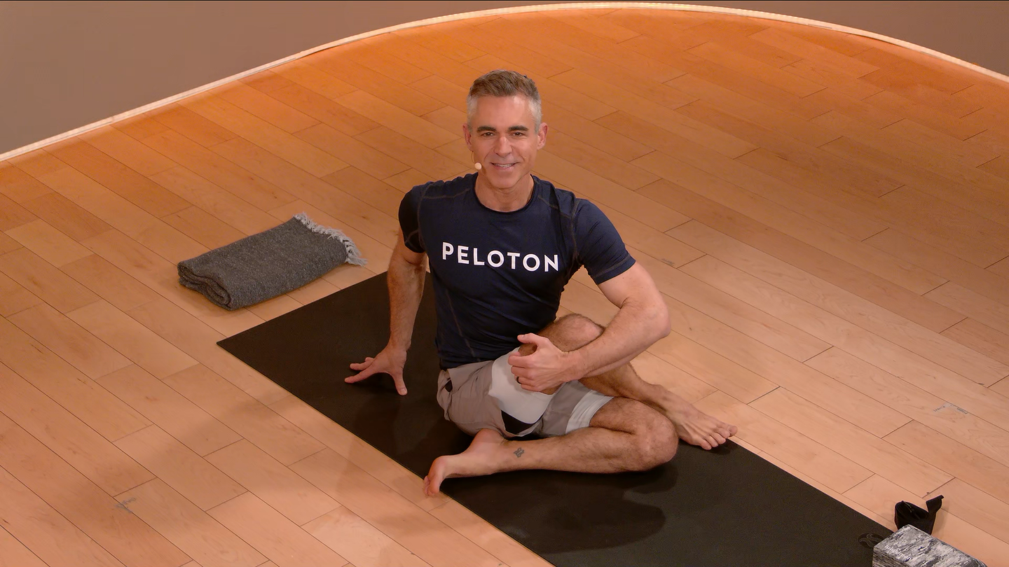 20 min Focus Flow: Floor Poses