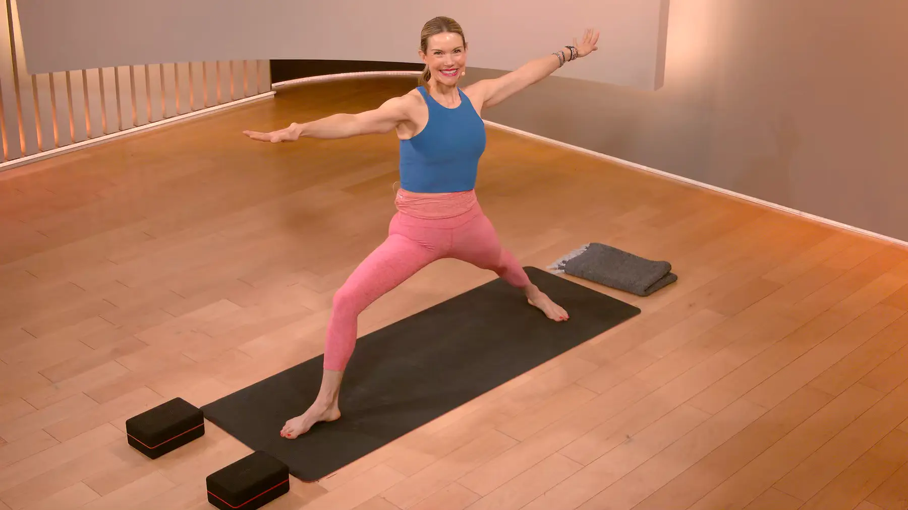 30 min Grounded Yoga Flow