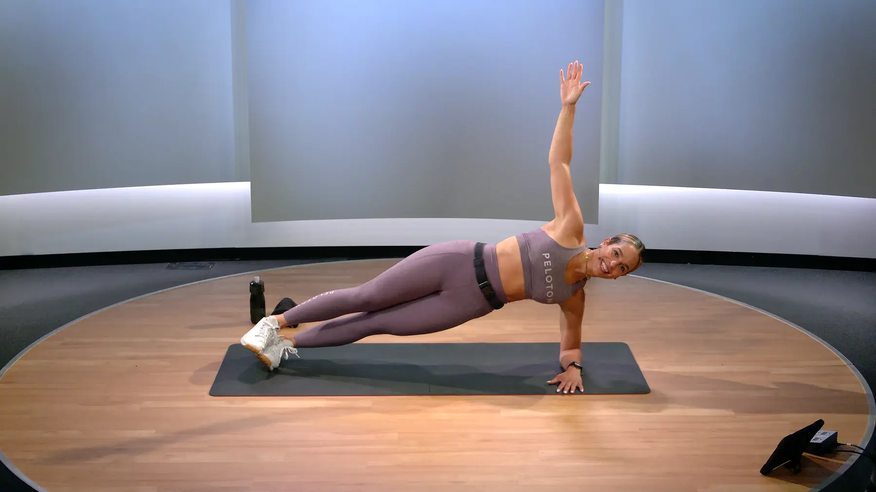 Simms Exercise 5 Min Core Strength with Forearm Side Plank - Jess Sims