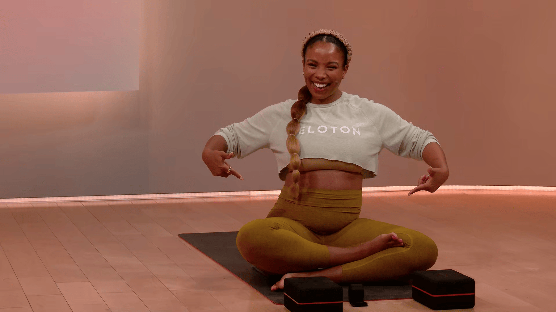 10 min Focus Flow: Hips