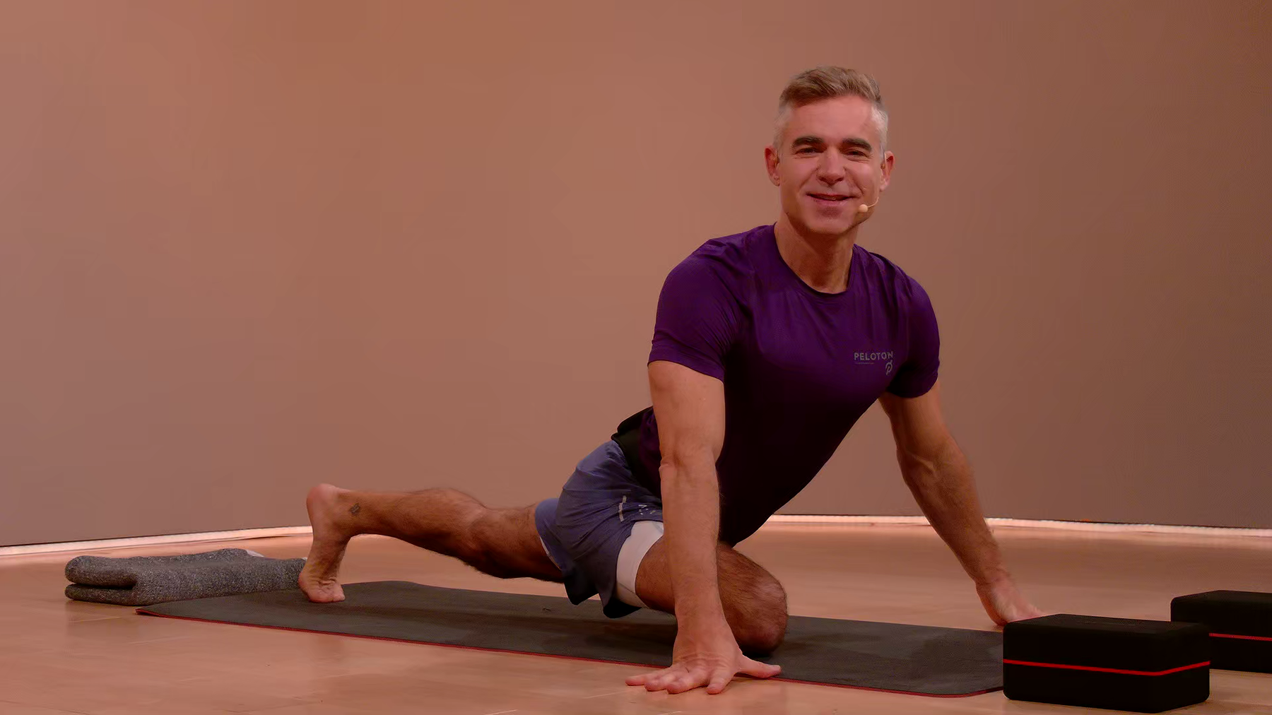 20 min Focus Flow: Hips