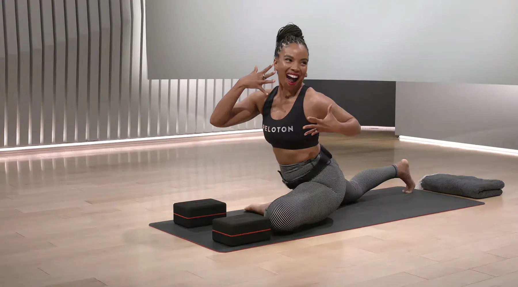 30 min Janelle Monáe Yoga Flow